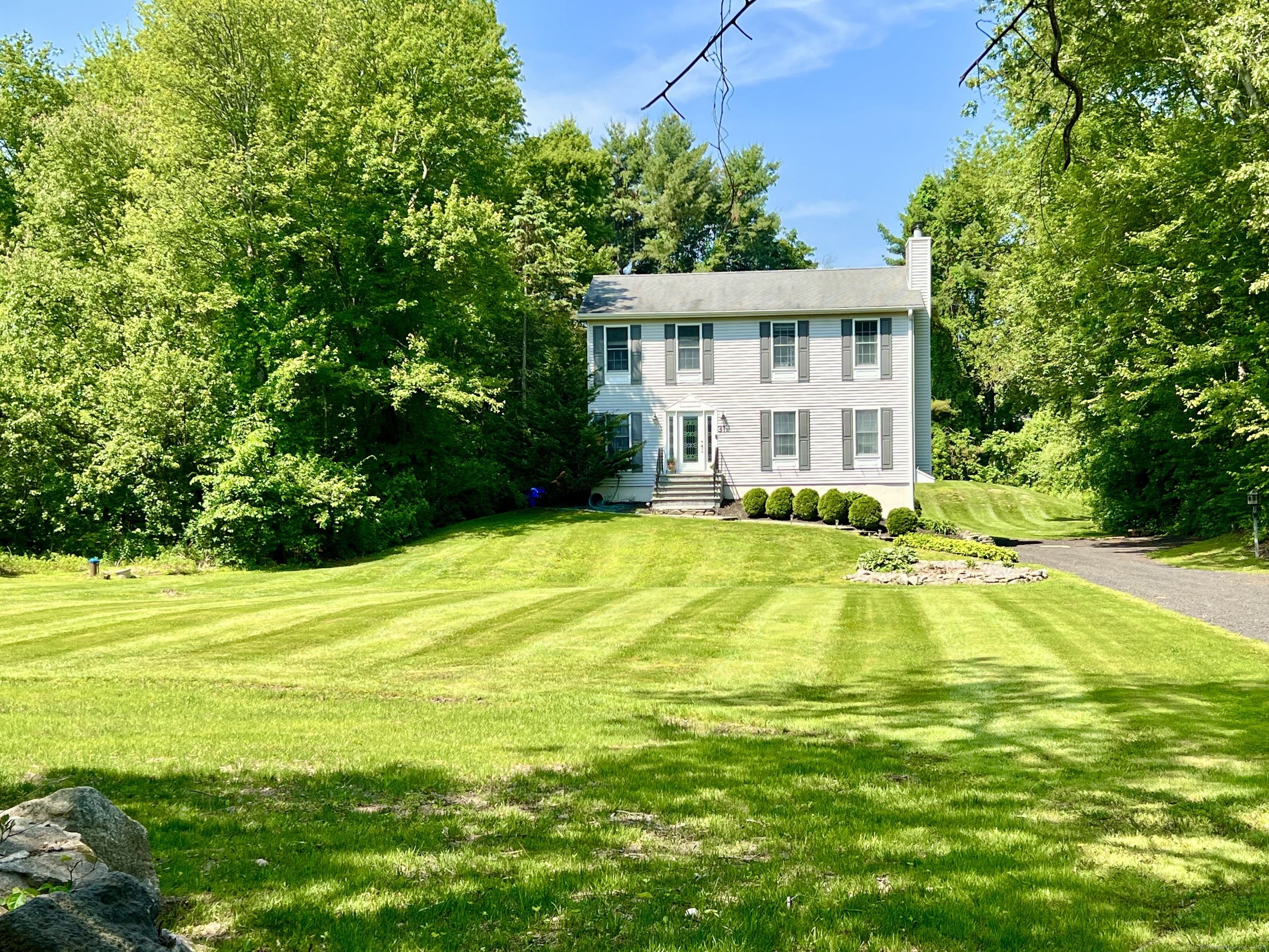31 McVeigh Road Woodbury CT