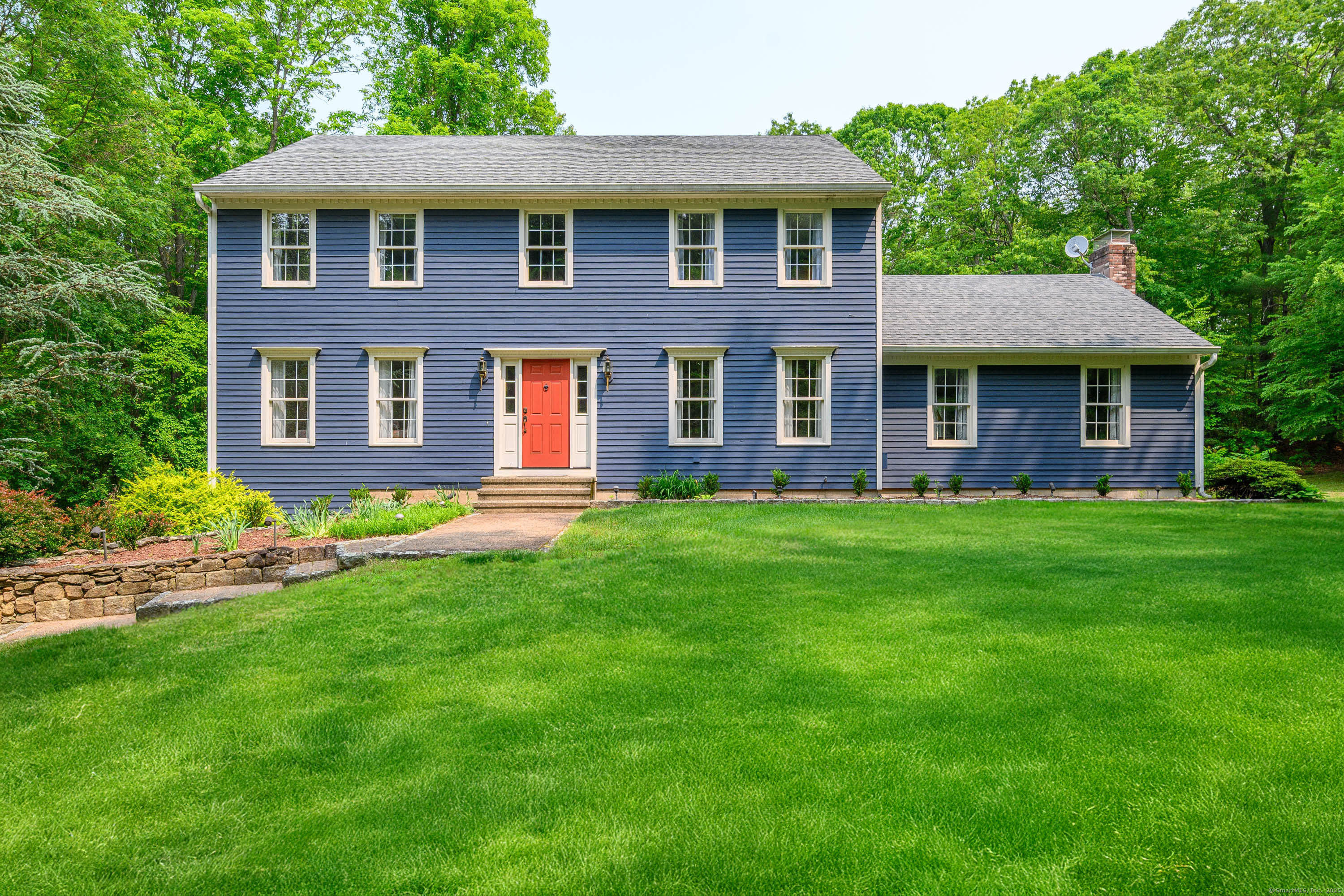 6 Beagle Trail Newtown CT