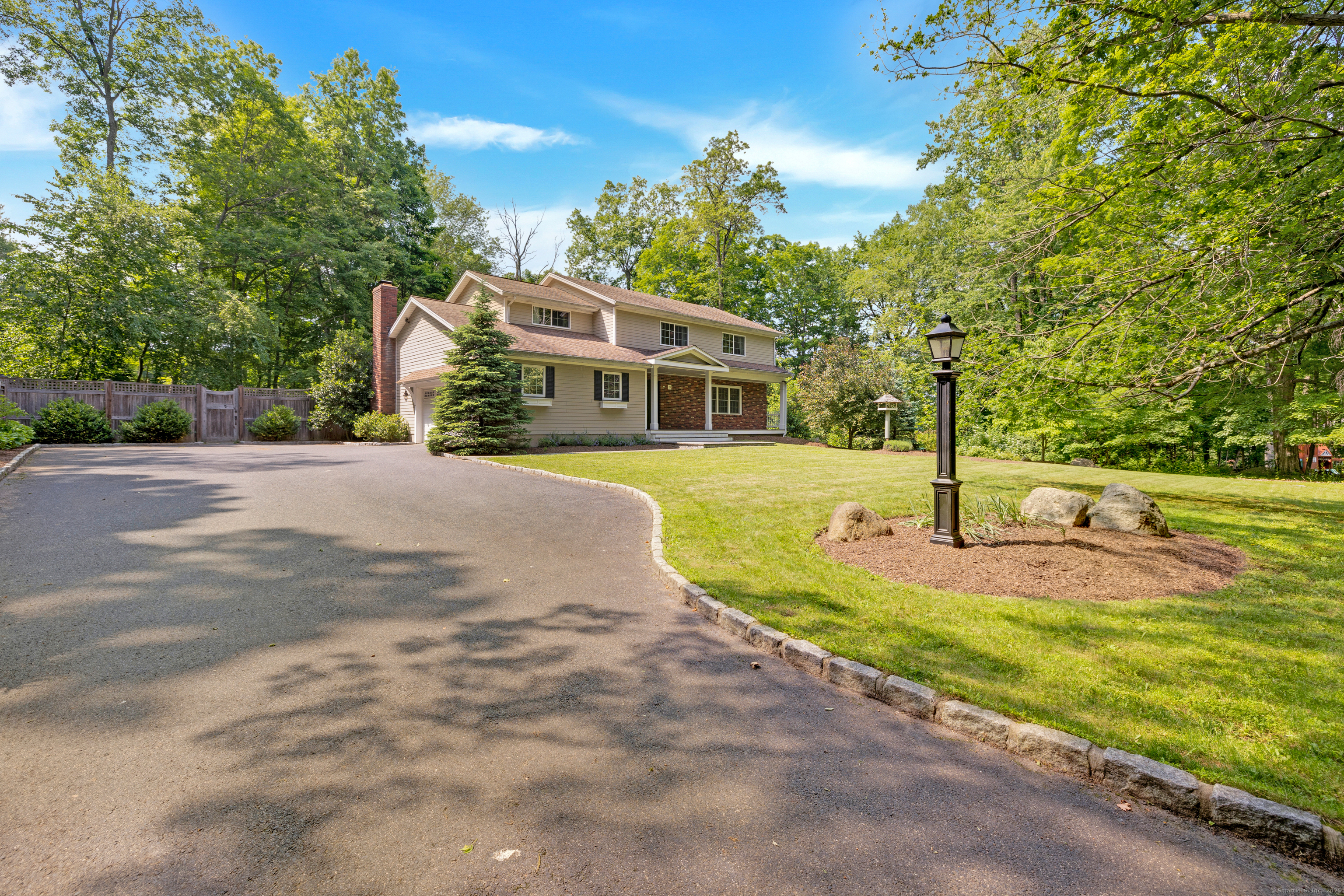 19 Maplecrest Drive Danbury CT