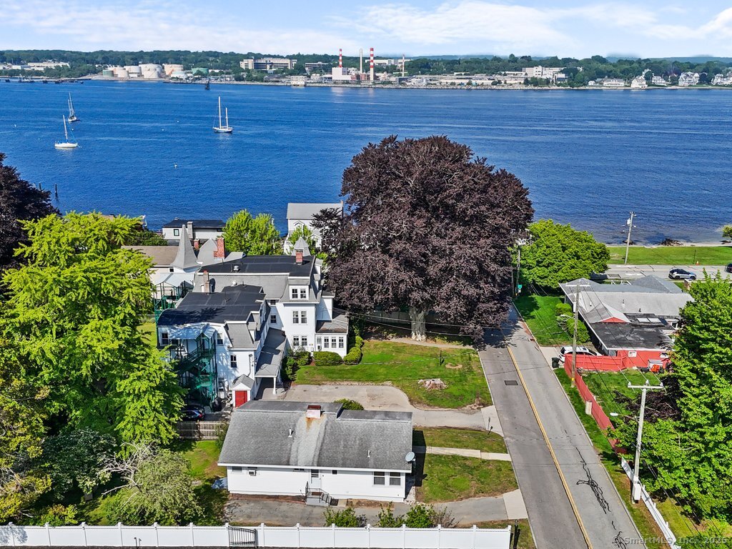 17 Gardner Avenue New London CT