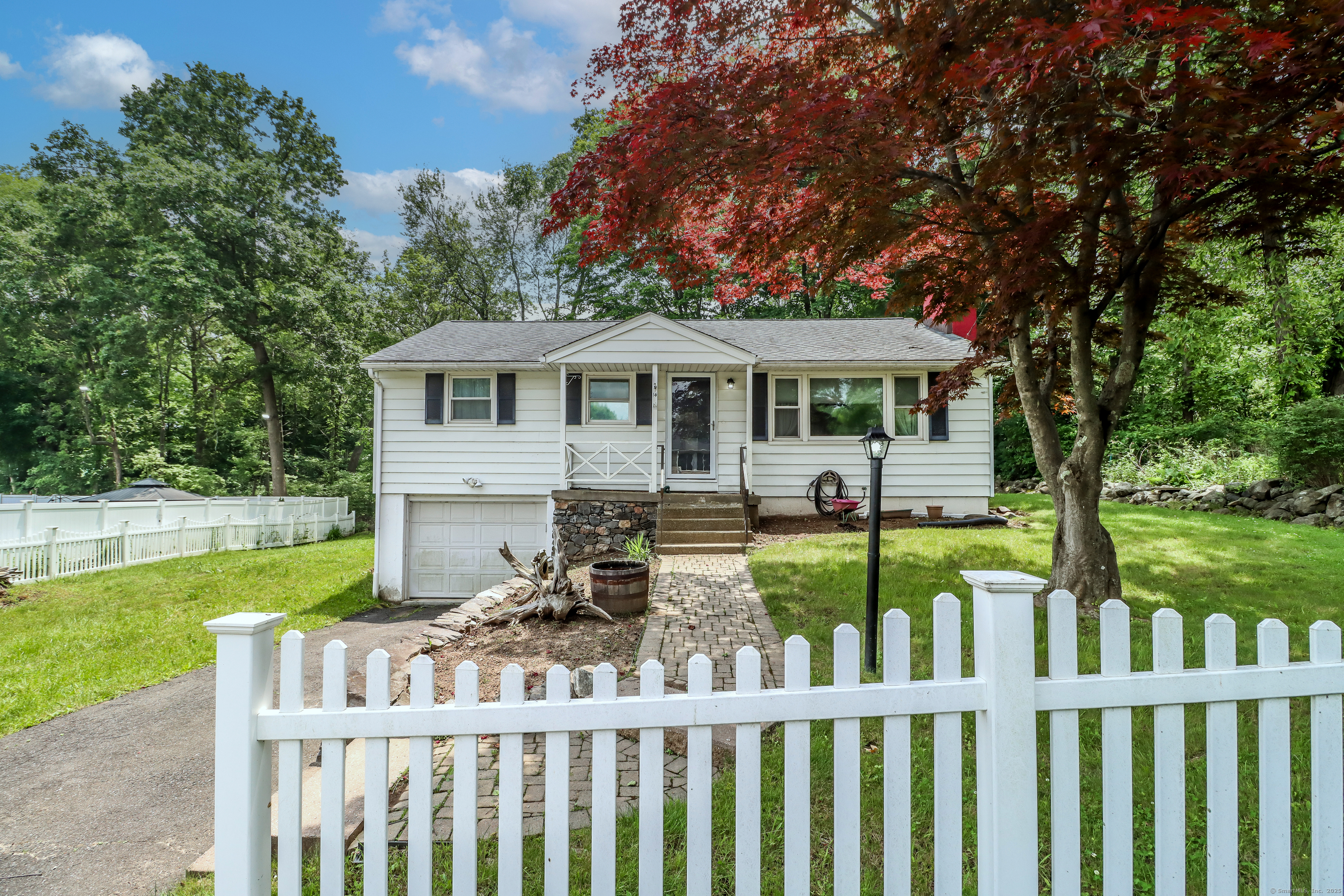 14 Maple Ridge Road Danbury CT