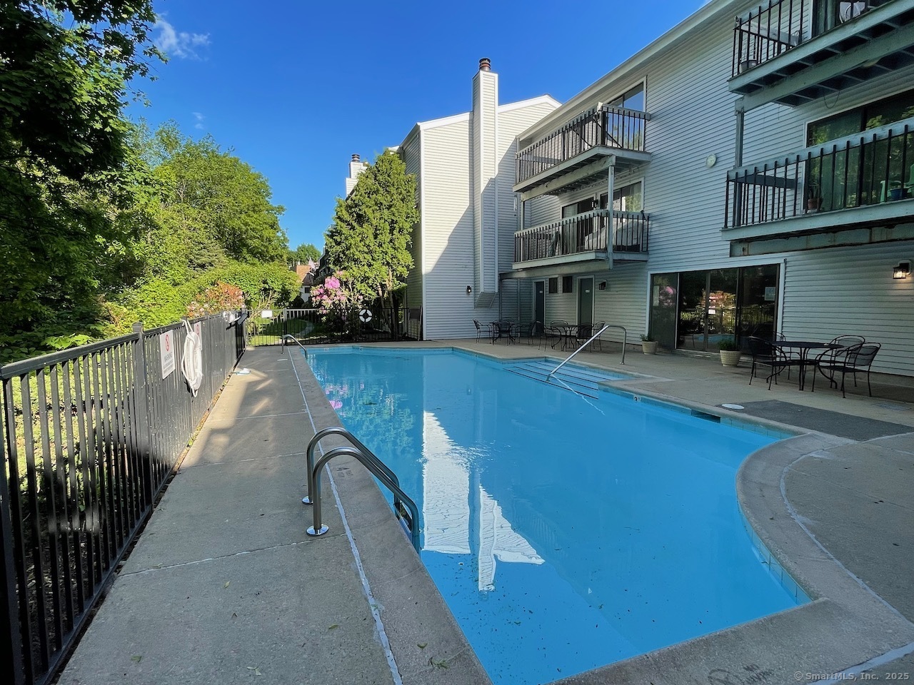 73 Riverside Avenue Stamford CT
