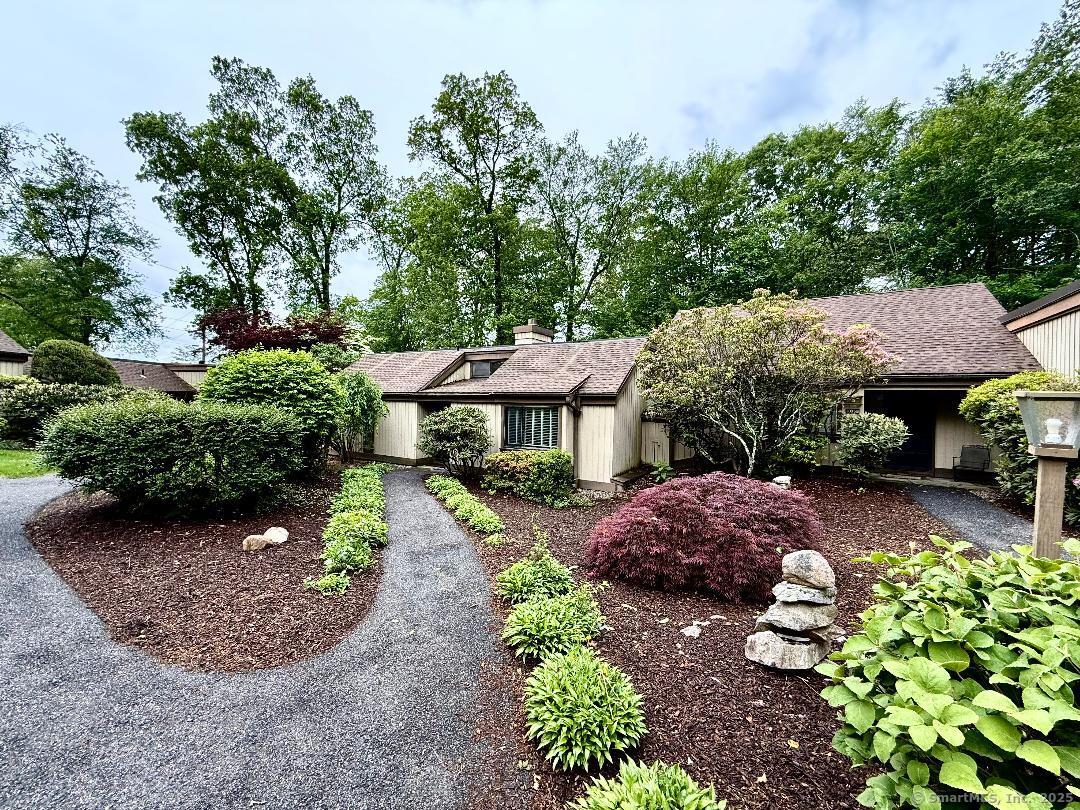 1005 Heritage Village Southbury CT