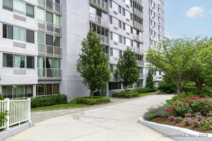 1 Strawberry Hill Avenue, Unit APT 7A