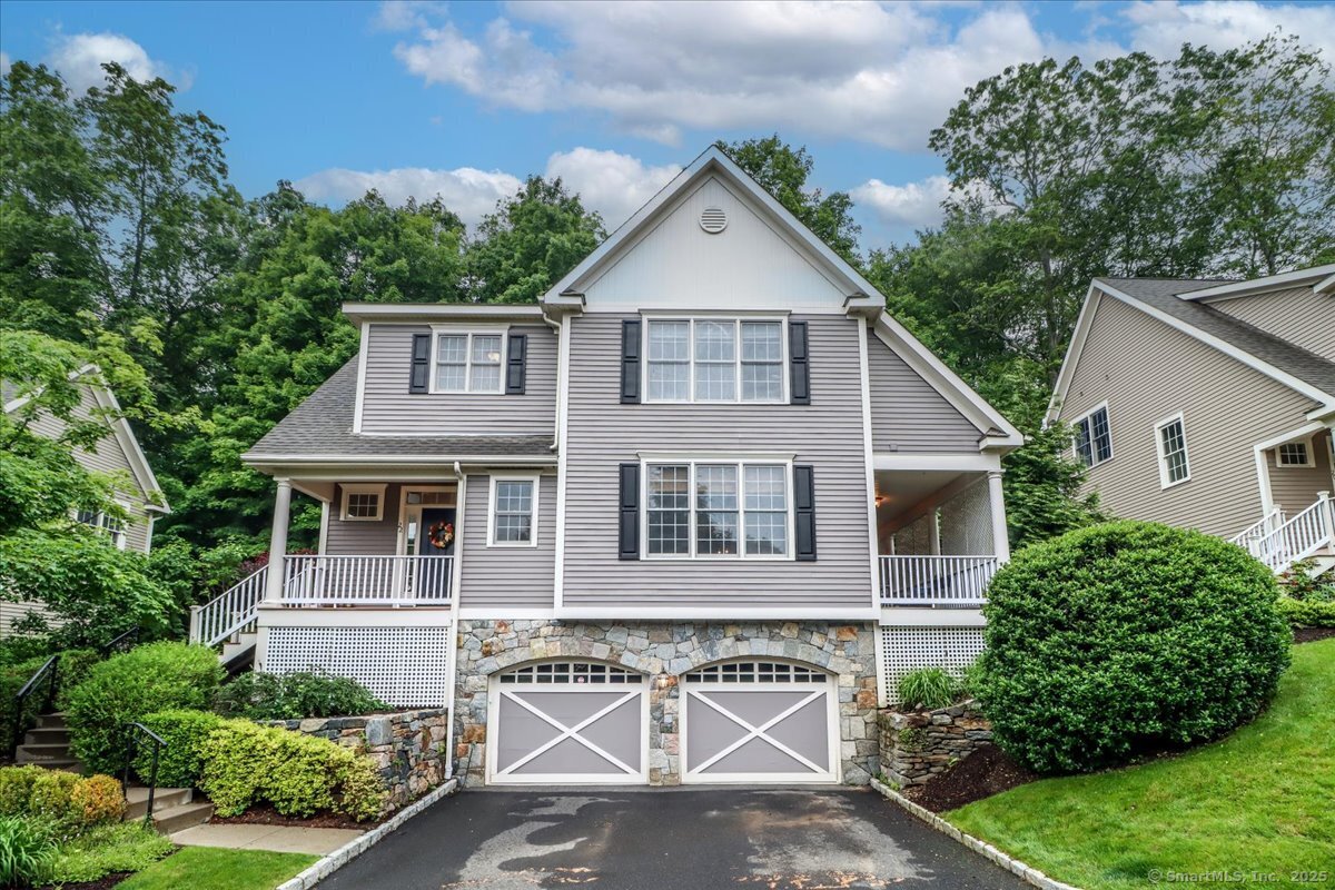22 Woods Way Redding CT