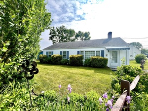 Homes for sale in Westbrook, CT | 7 Parker Ln, Westbrook, CT 06498 | MLS# 24082461