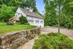 Homes for sale in Stamford, CT | 19 Skymeadow Dr, Stamford, CT 06903 | MLS# 24100993