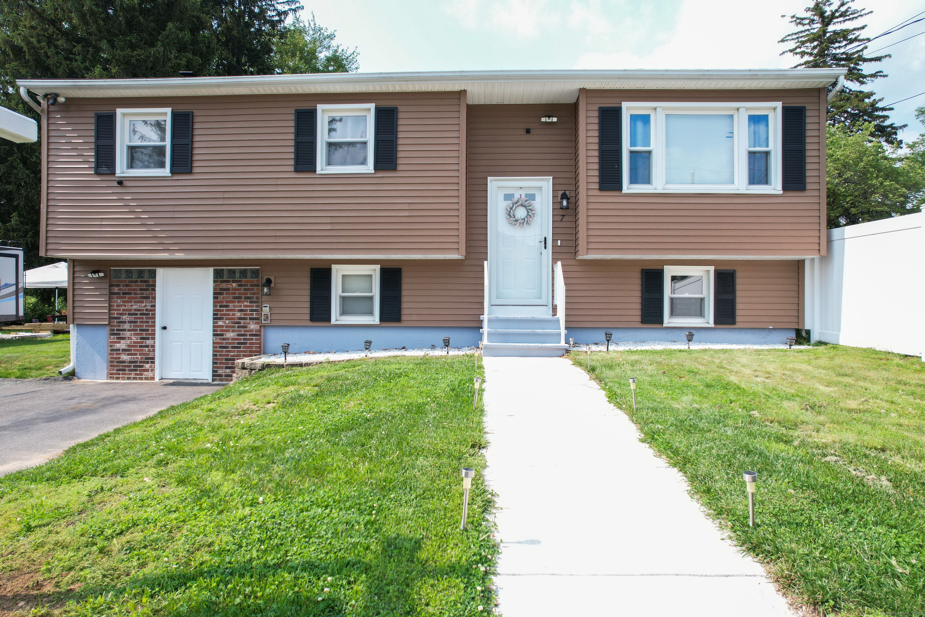 7 Pleasant Street Wolcott CT