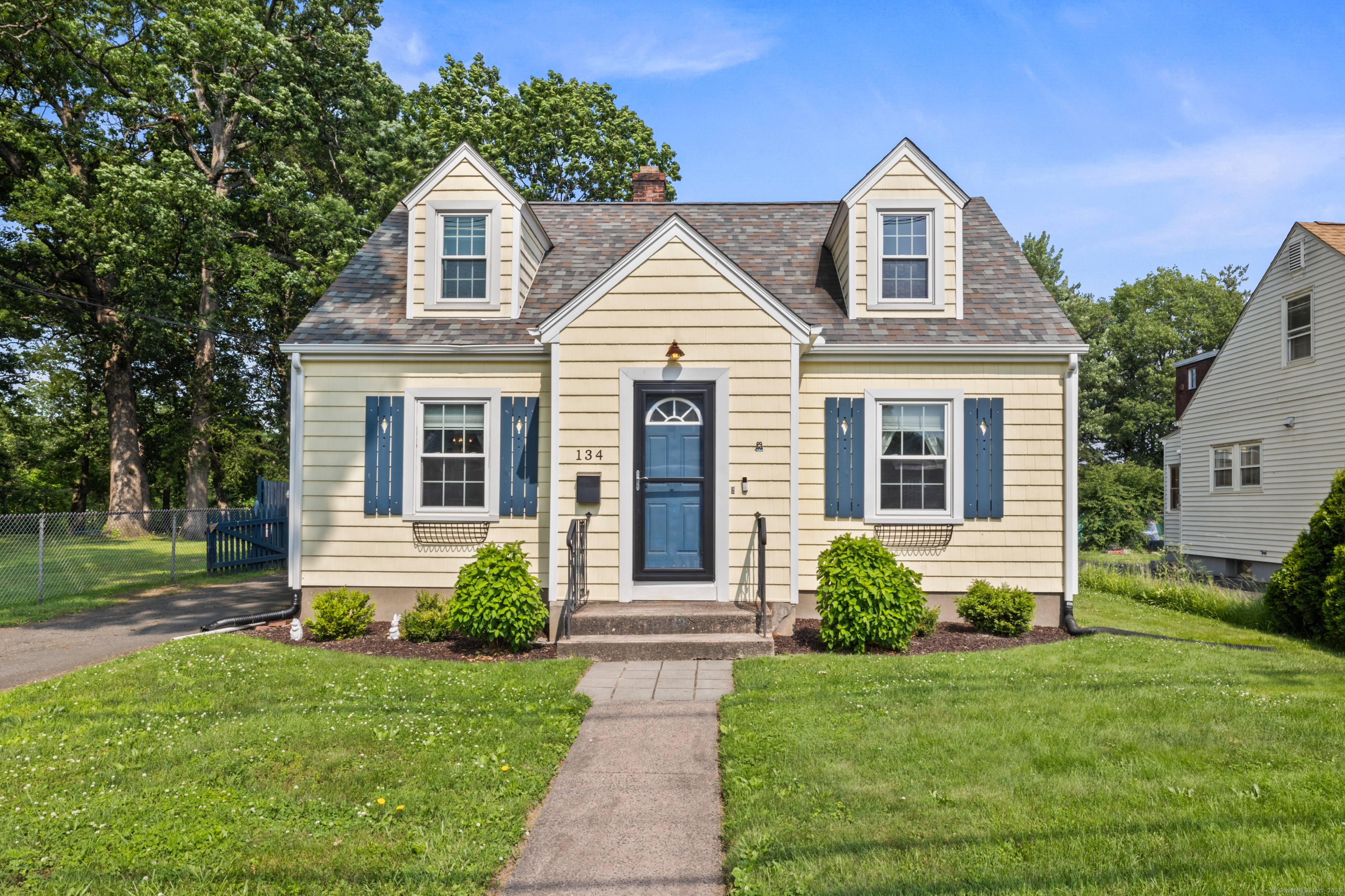 134 Oakwood Avenue West Hartford CT