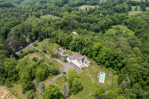 Homes for sale in Washington, CT | 10 Sunny Ridge Rd, Washington, CT 06793 | MLS# 24085383