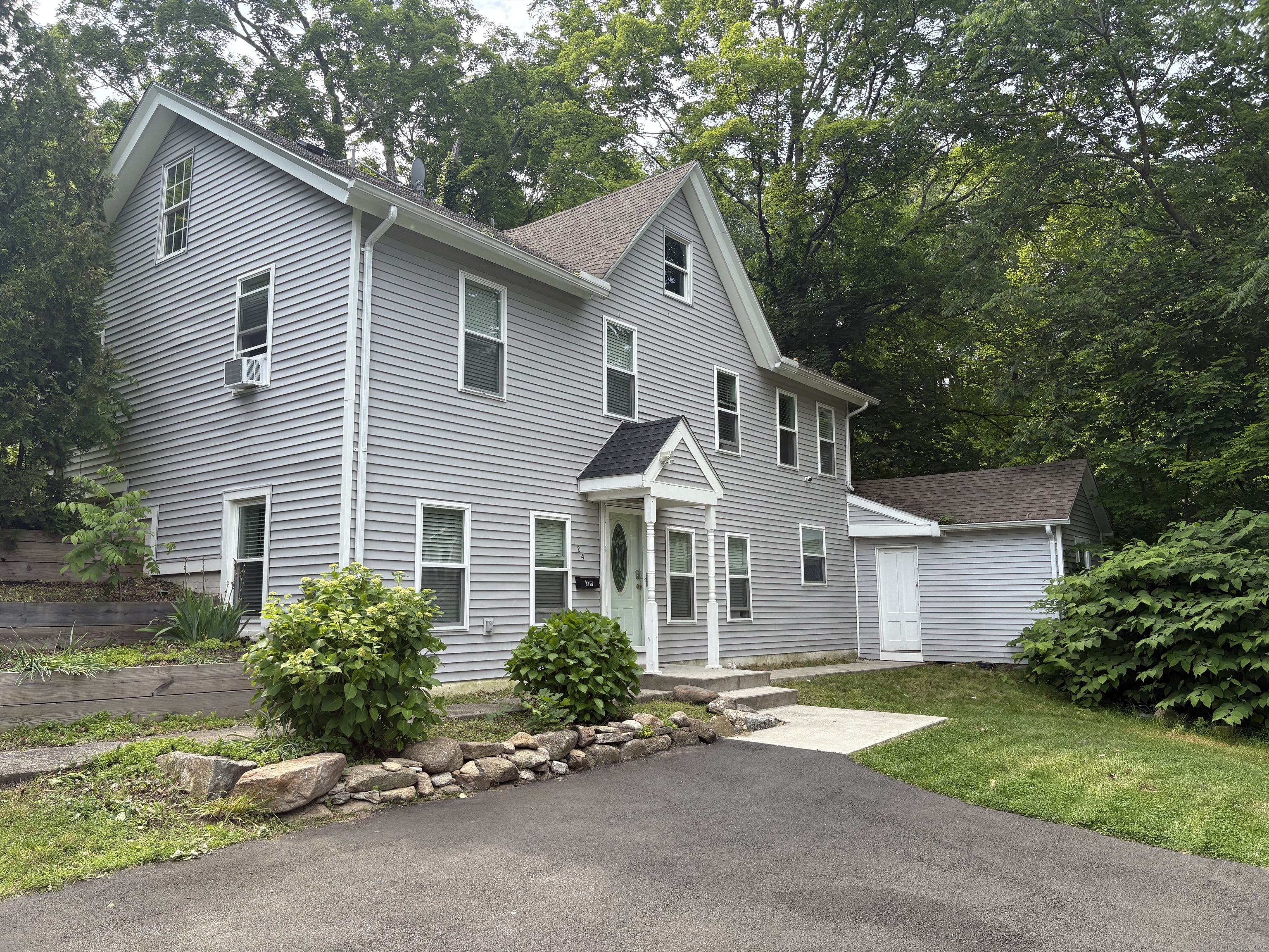 24 Main Street East Hampton CT