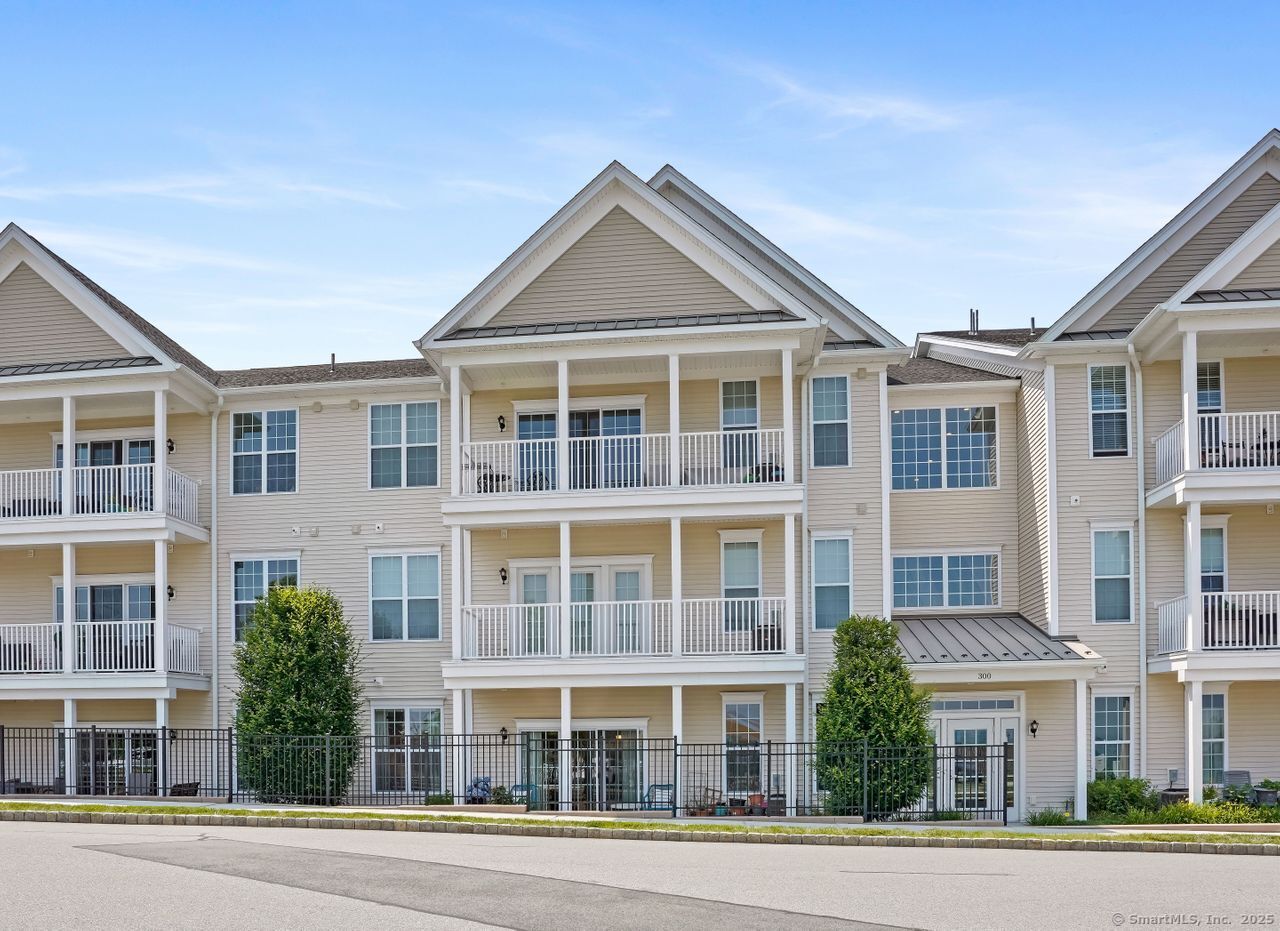 302 Center Meadow Lane Danbury CT