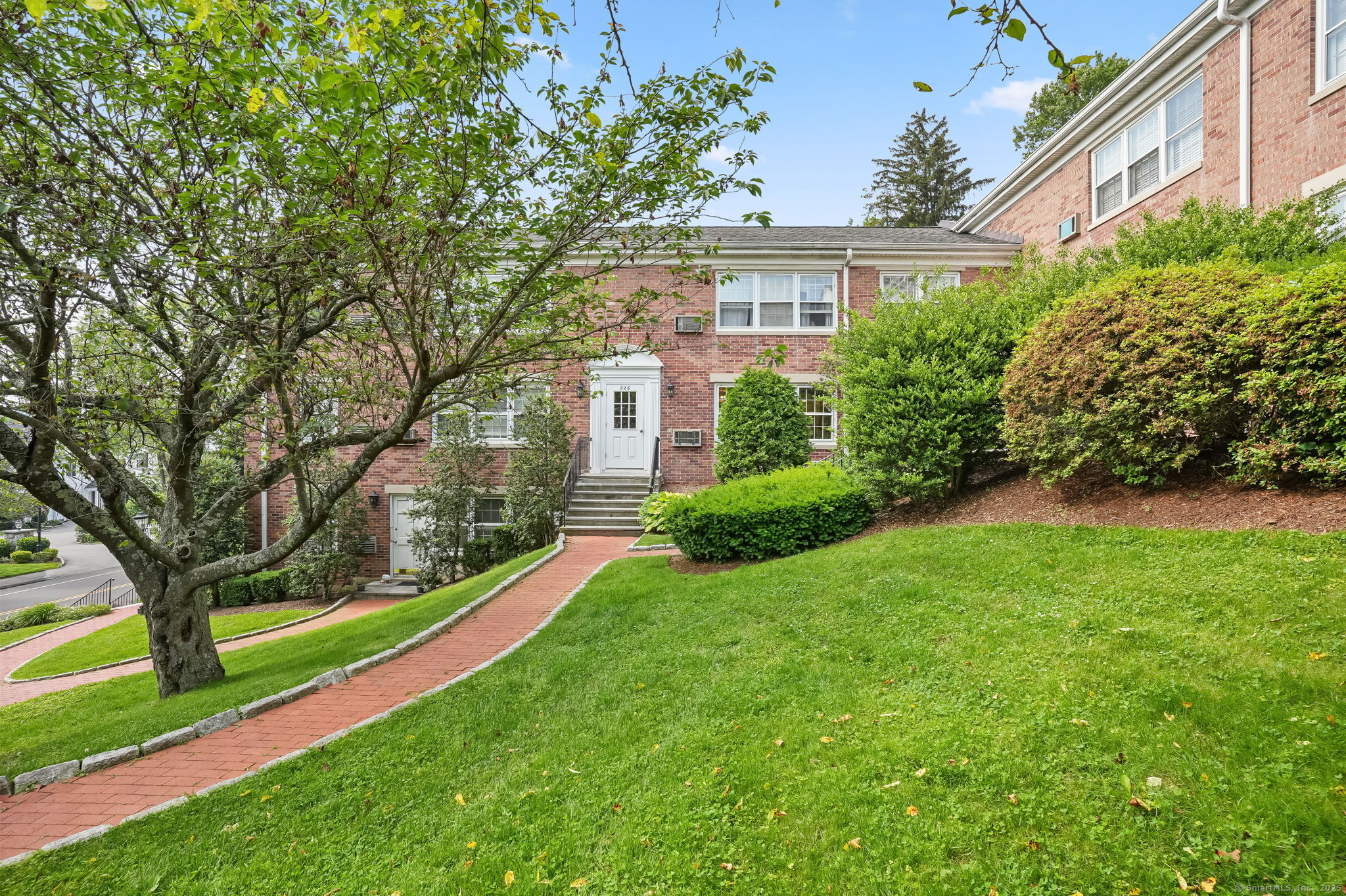 226 Park Street New Canaan CT