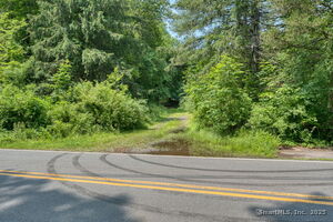 Homes for sale in Berlin, CT | 600 Edgewood Rd, Berlin, CT 06037 | MLS# 24104281