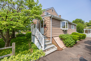 359 Oaklawn Avenue