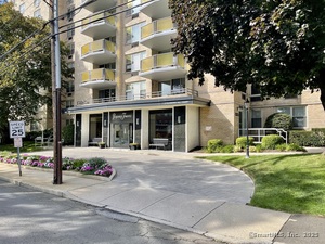 1 Strawberry Hill Court, Unit APT 2D