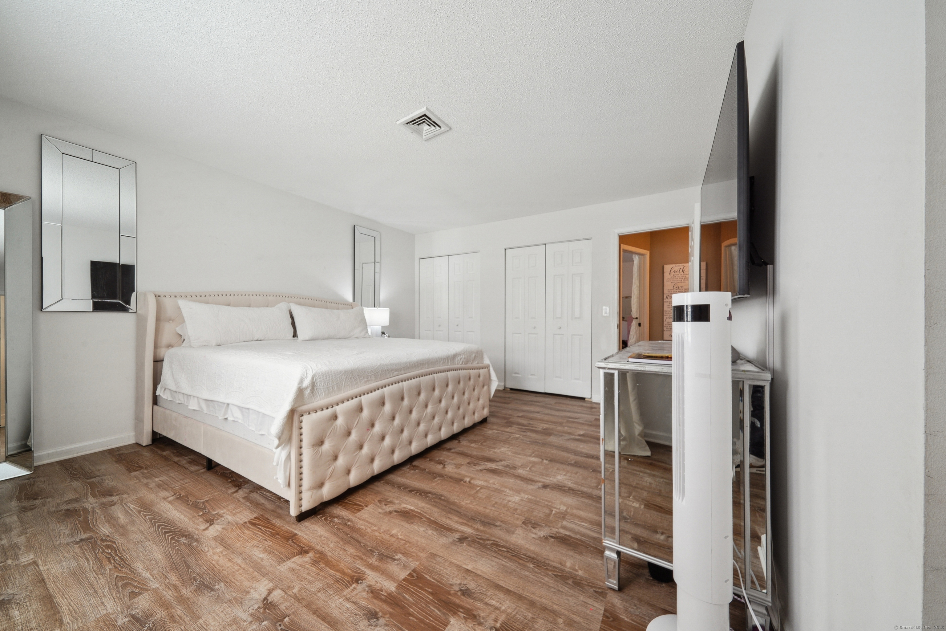 7 Derbyshire, Derby, 06418, 3 Bedrooms Bedrooms, ,2 BathroomsBathrooms,Condo/co-op For Sale,For Sale,Derbyshire,24104852