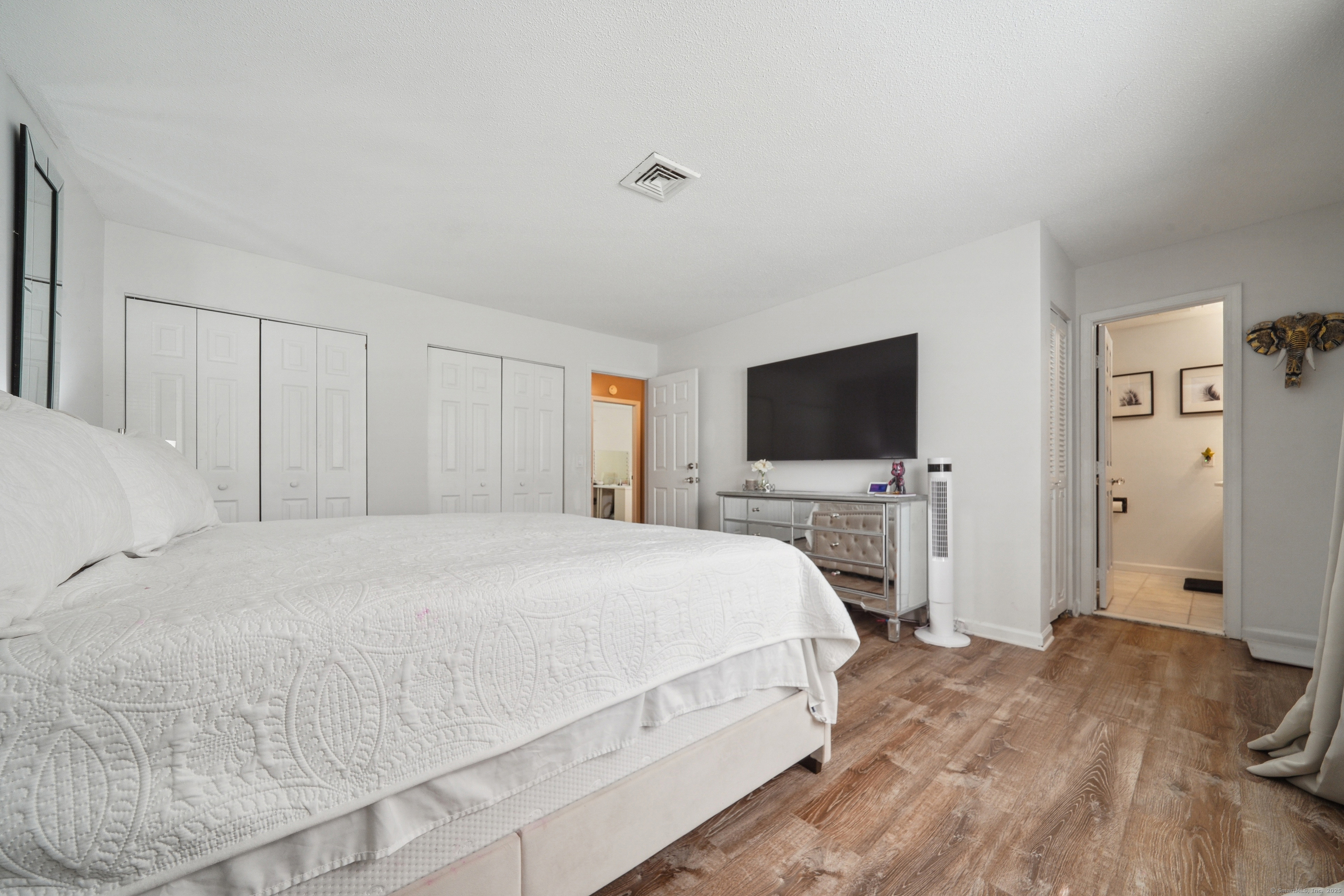 7 Derbyshire, Derby, 06418, 3 Bedrooms Bedrooms, ,2 BathroomsBathrooms,Condo/co-op For Sale,For Sale,Derbyshire,24104852
