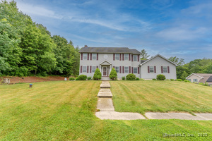 Homes for sale in Woodstock, CT | 39 Grey Fox Lndg, Woodstock, CT 06281 | MLS# 24104361