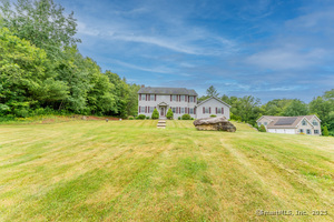 Homes for sale in Woodstock, CT | 39 Grey Fox Lndg, Woodstock, CT 06281 | MLS# 24104361