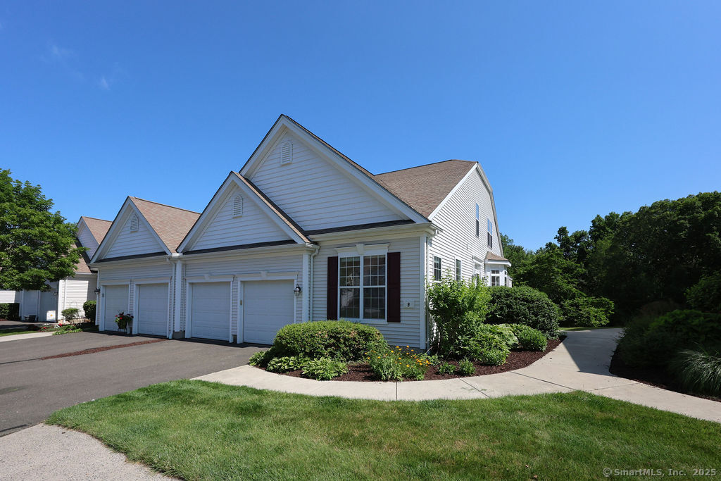 9 Meadowview Court Canton CT