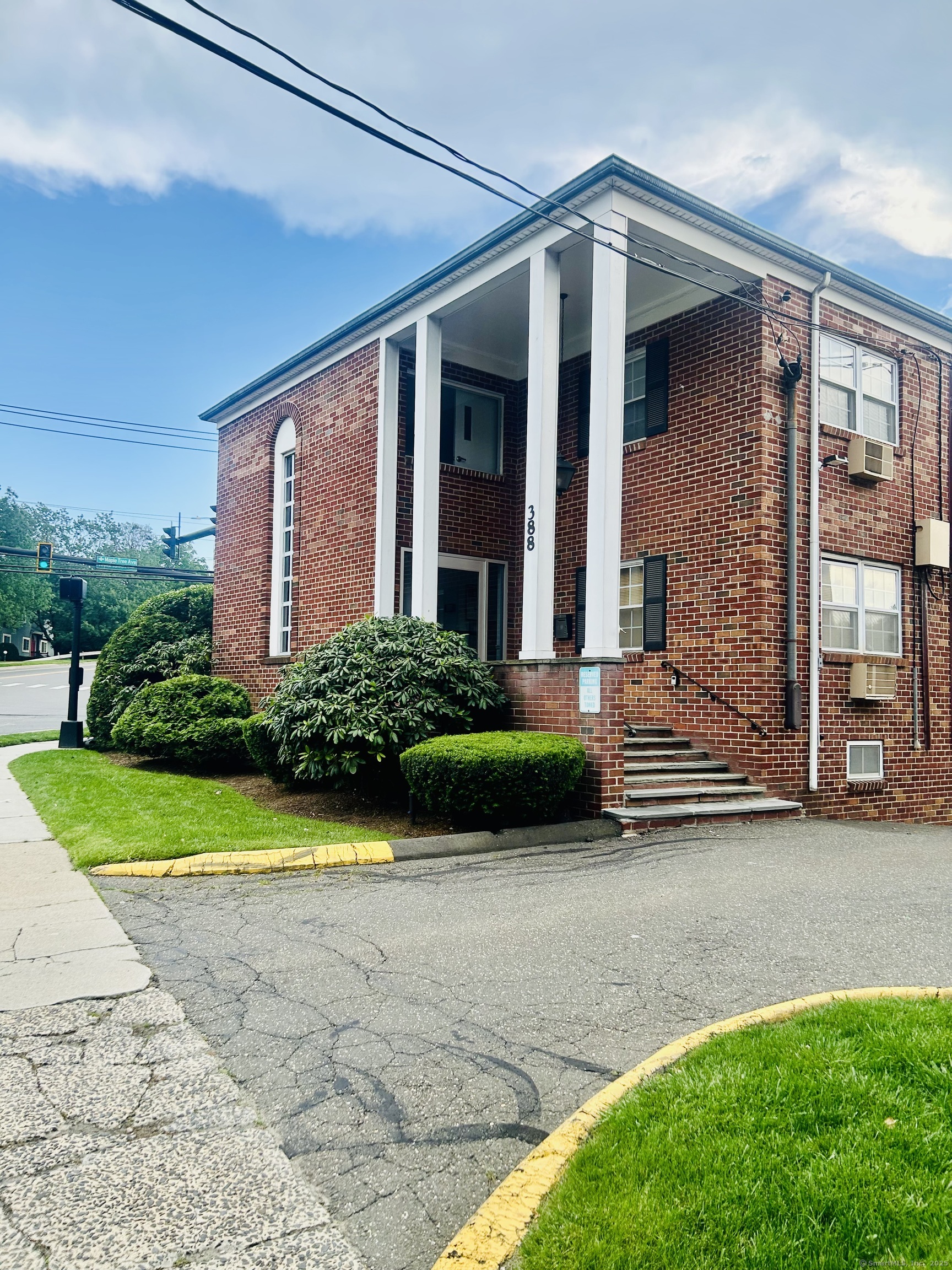 388 Courtland Avenue, Stamford, Connecticut photo 1