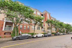 25 Adams Avenue, Unit 411