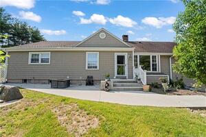 Homes for sale in Brookfield, CT | 23 Sunset Hill Rd, Brookfield, CT 06804 | MLS# 24105583