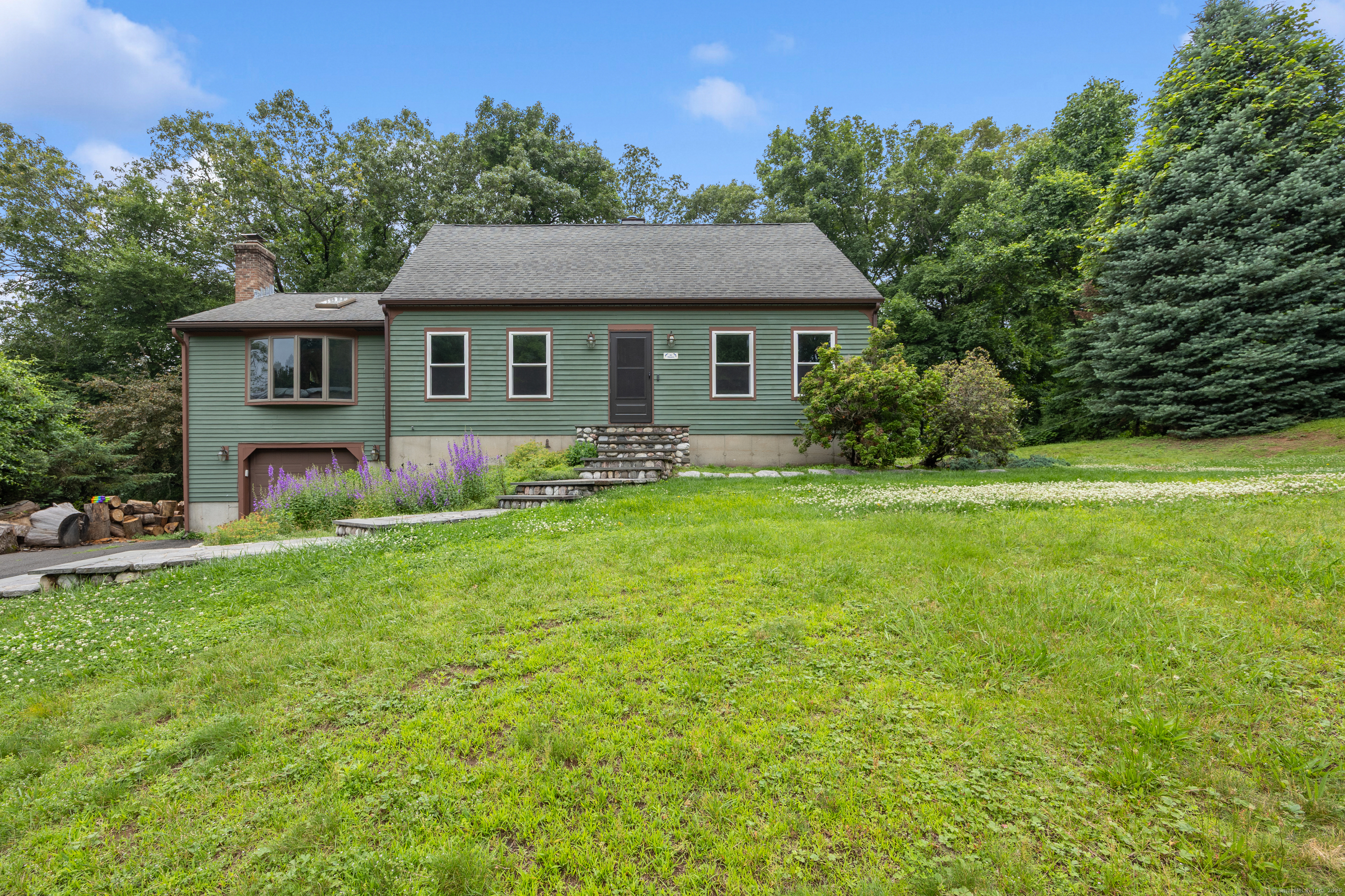 291 Guinevere Ridge Cheshire CT