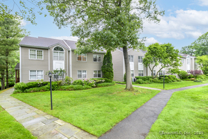 51 Old Kings Highway, Unit 5