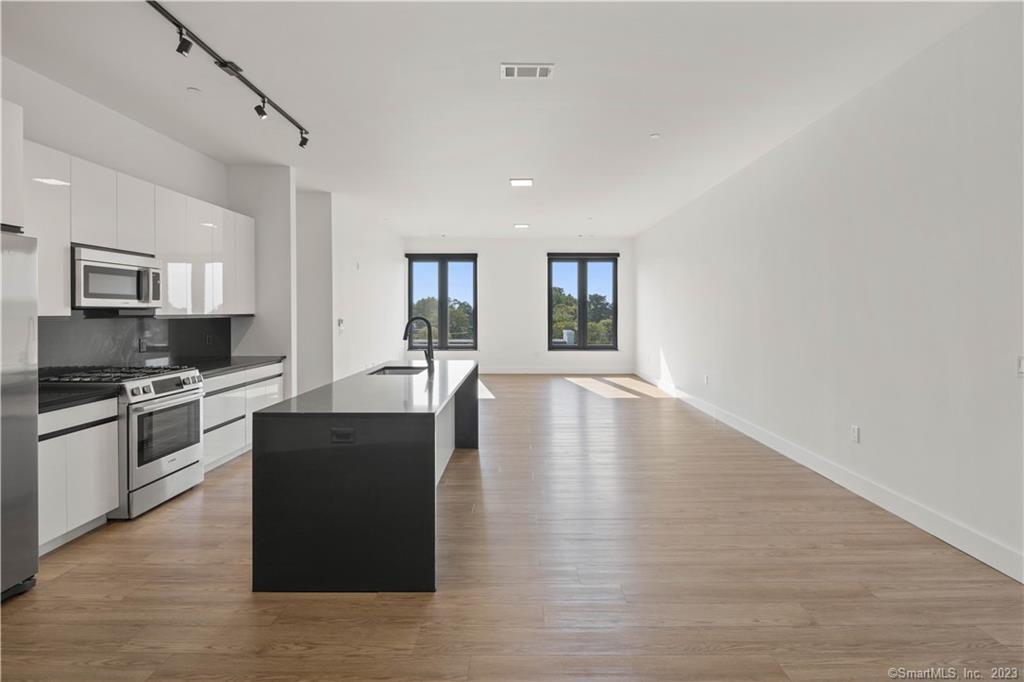 78 Unquowa Place, Fairfield, 06824, 3 Bedrooms Bedrooms, ,2 BathroomsBathrooms,Residential Rental,For Sale,Unquowa Place,24105814
