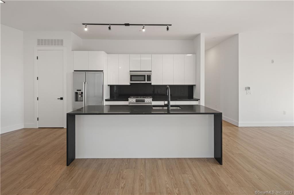 78 Unquowa Place, Fairfield, 06824, 3 Bedrooms Bedrooms, ,2 BathroomsBathrooms,Residential Rental,For Sale,Unquowa Place,24105814