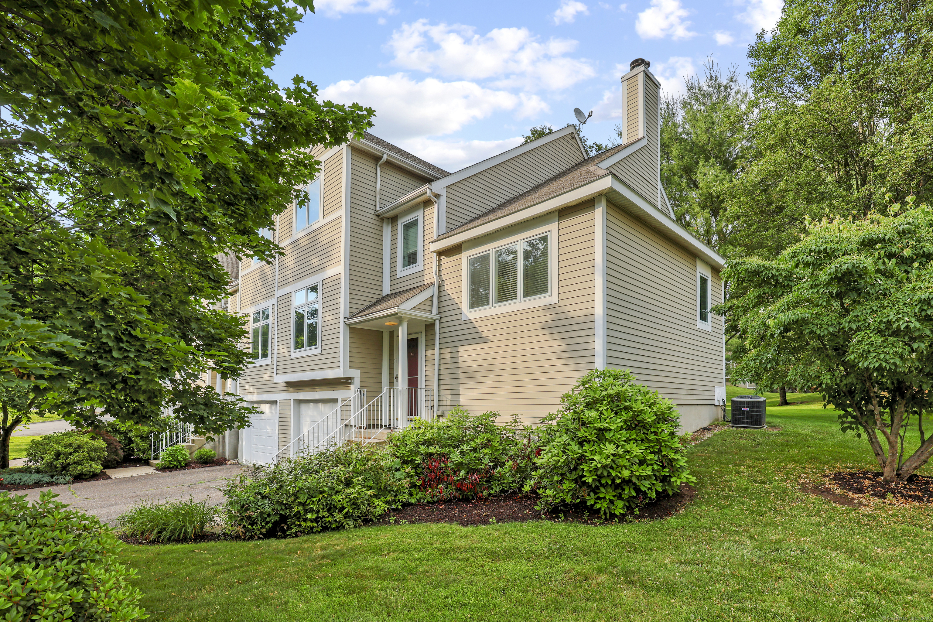11 Essex Court Avon CT