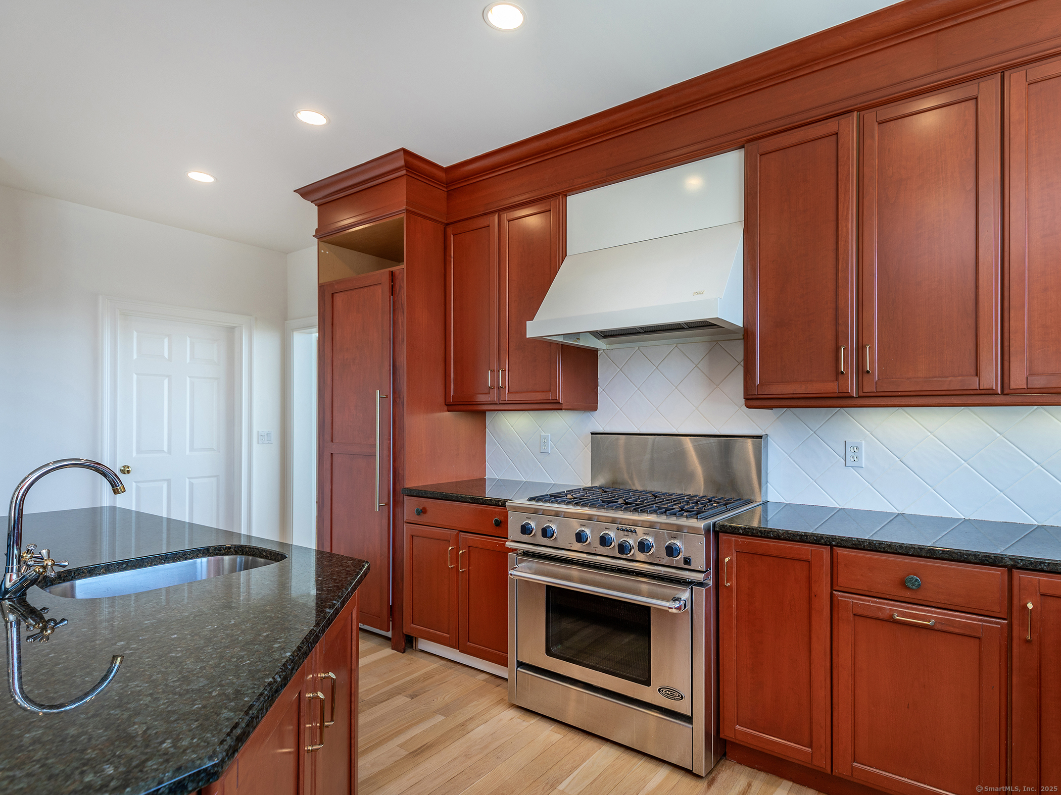 293 Lake, Warren, 06777, 5 Bedrooms Bedrooms, ,3 BathroomsBathrooms,Residential Rental,For Sale,Lake,24106073