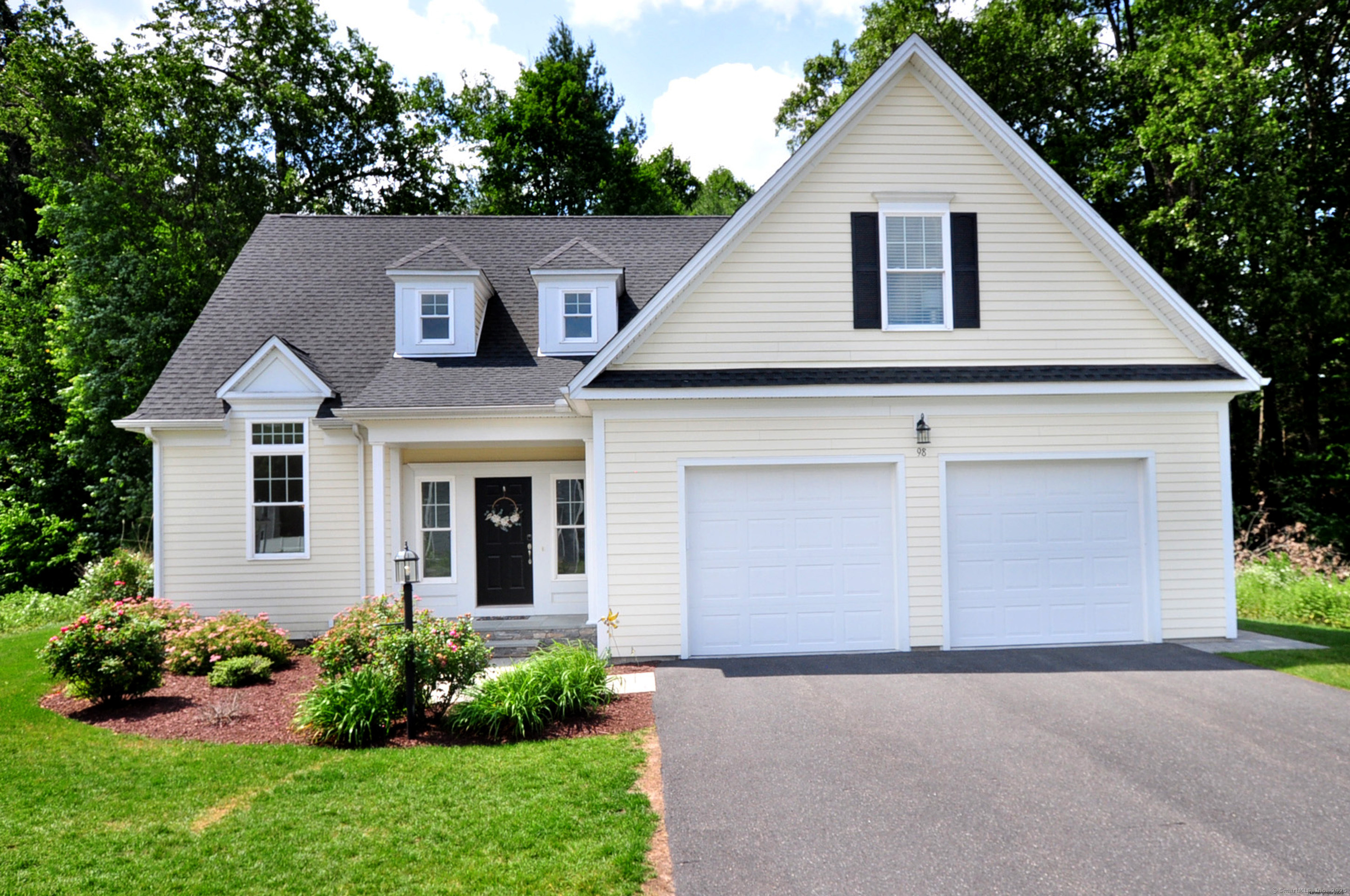 98 Cambridge Court Simsbury CT