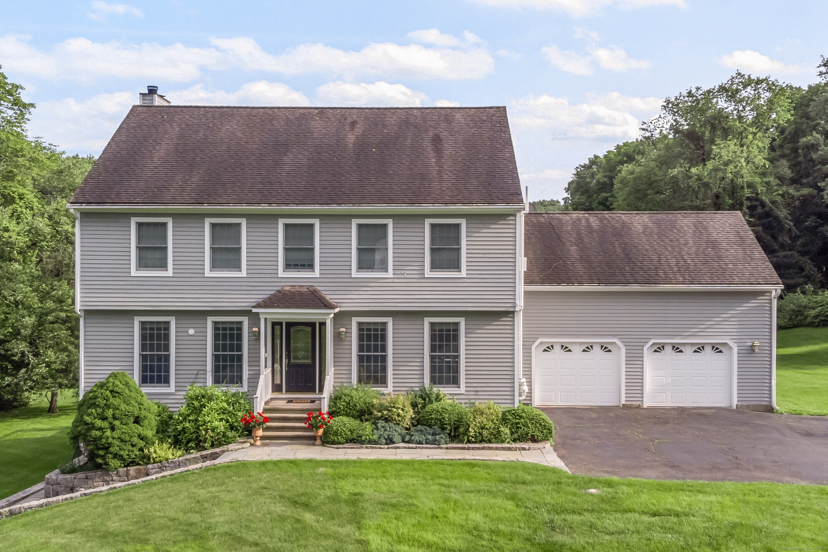 105 Huntingtown Road Newtown CT