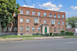 Homes for sale in Bridgeport, CT | 819 Connecticut Ave #6, Bridgeport, CT 06607 | MLS# 24104001