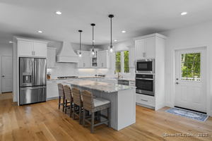 Homes for sale in East Lyme, CT | 33 Arbor Xing, East Lyme, CT 06333 | MLS# 24103270