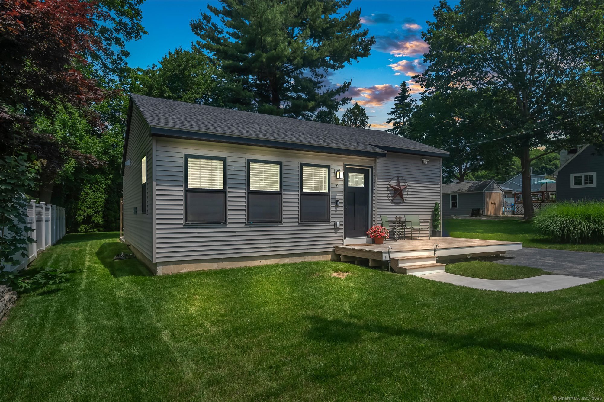 10 1st Avenue Waterford CT