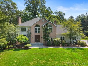 Homes for sale in Cheshire, CT | 1 Mountaincrest Dr, Cheshire, CT 06410 | MLS# 24106699