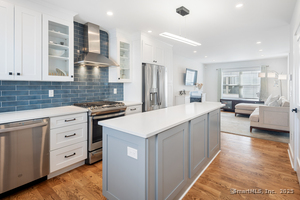 1 Howard Avenue, Unit B2