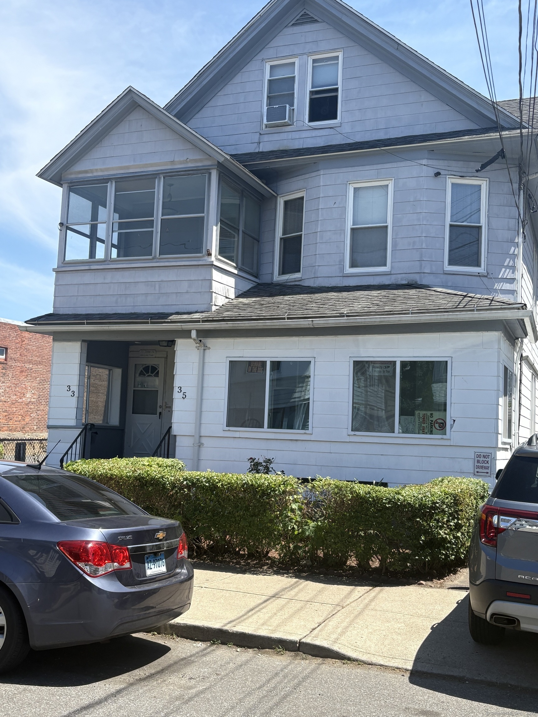 33 Jackson Avenue Bridgeport CT
