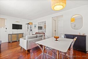 1078 Main Street, Unit APT 2