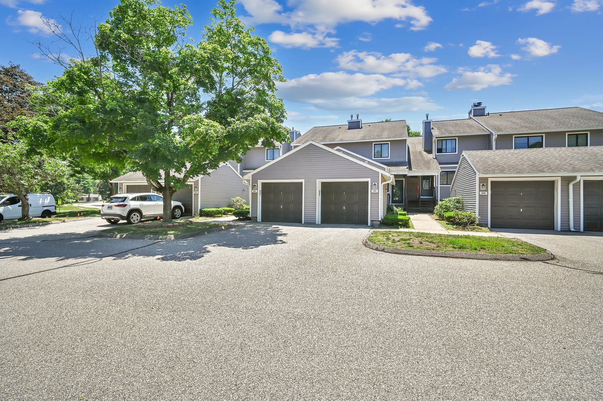 704 Mill Pond Drive South Windsor CT