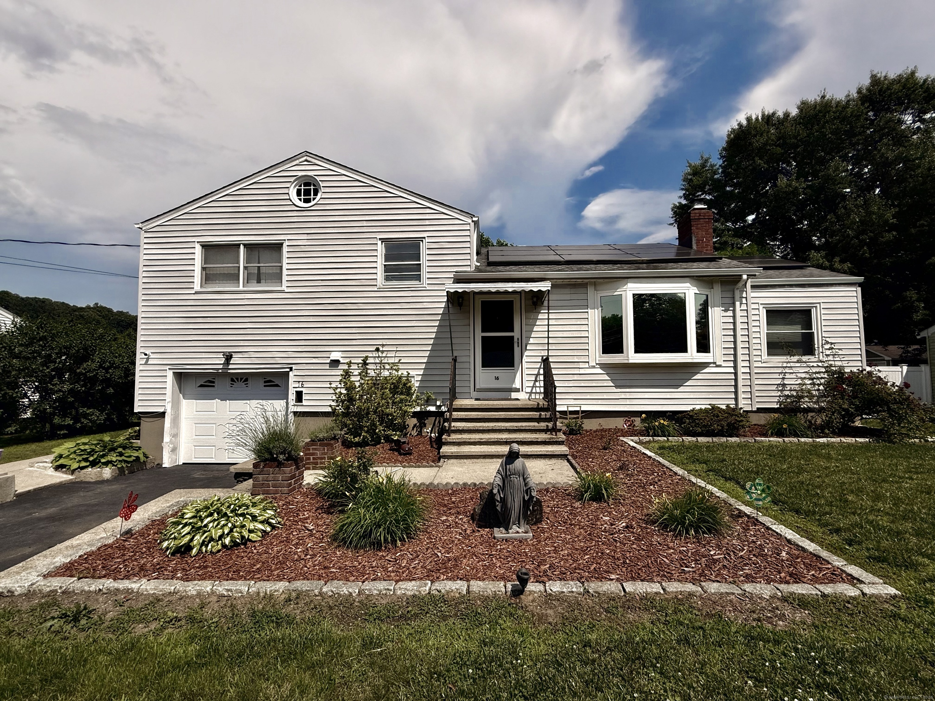 16 Hotchkiss Terrace Ansonia CT