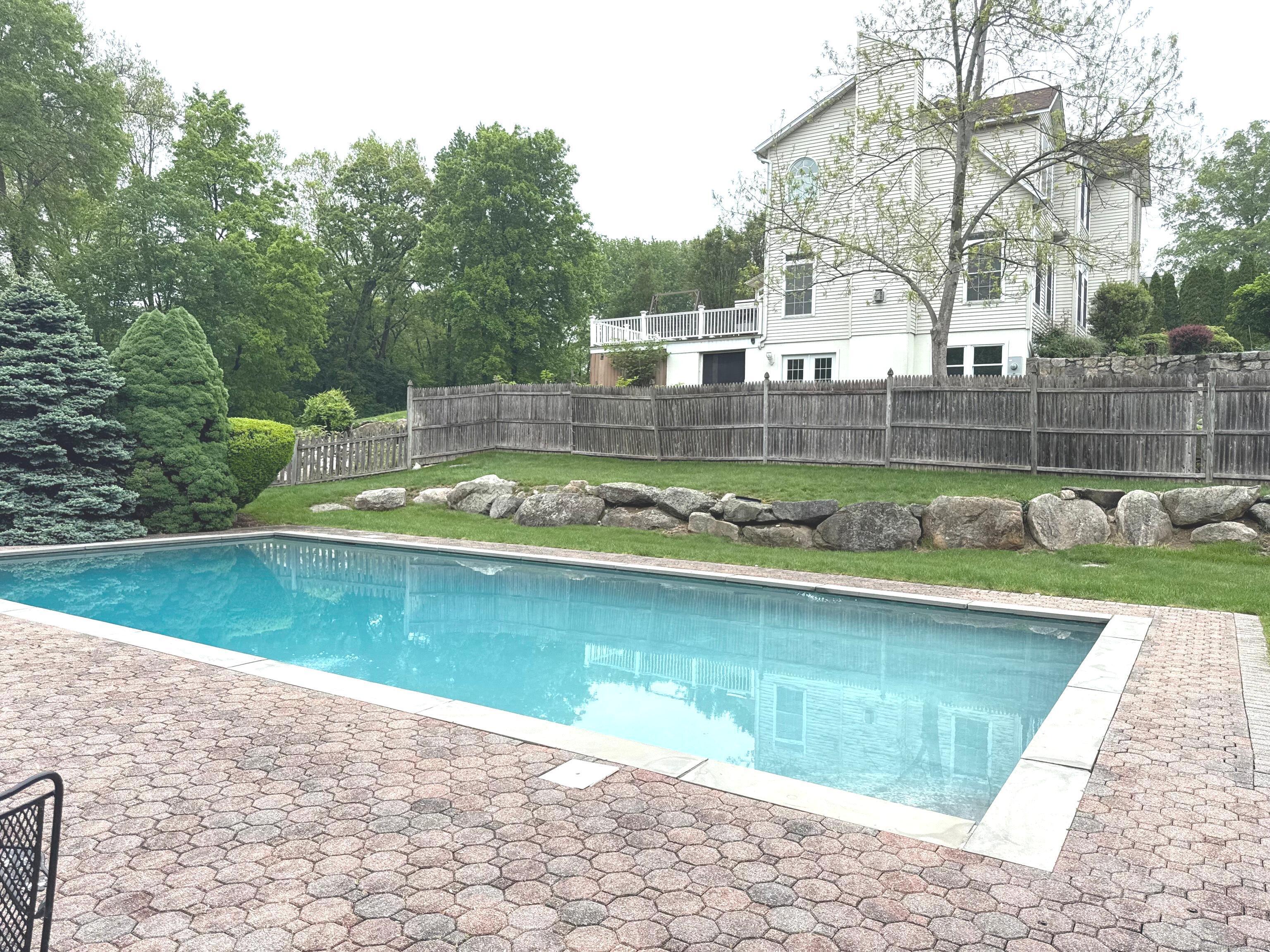 490 West Hill Road, Stamford, Connecticut photo 1