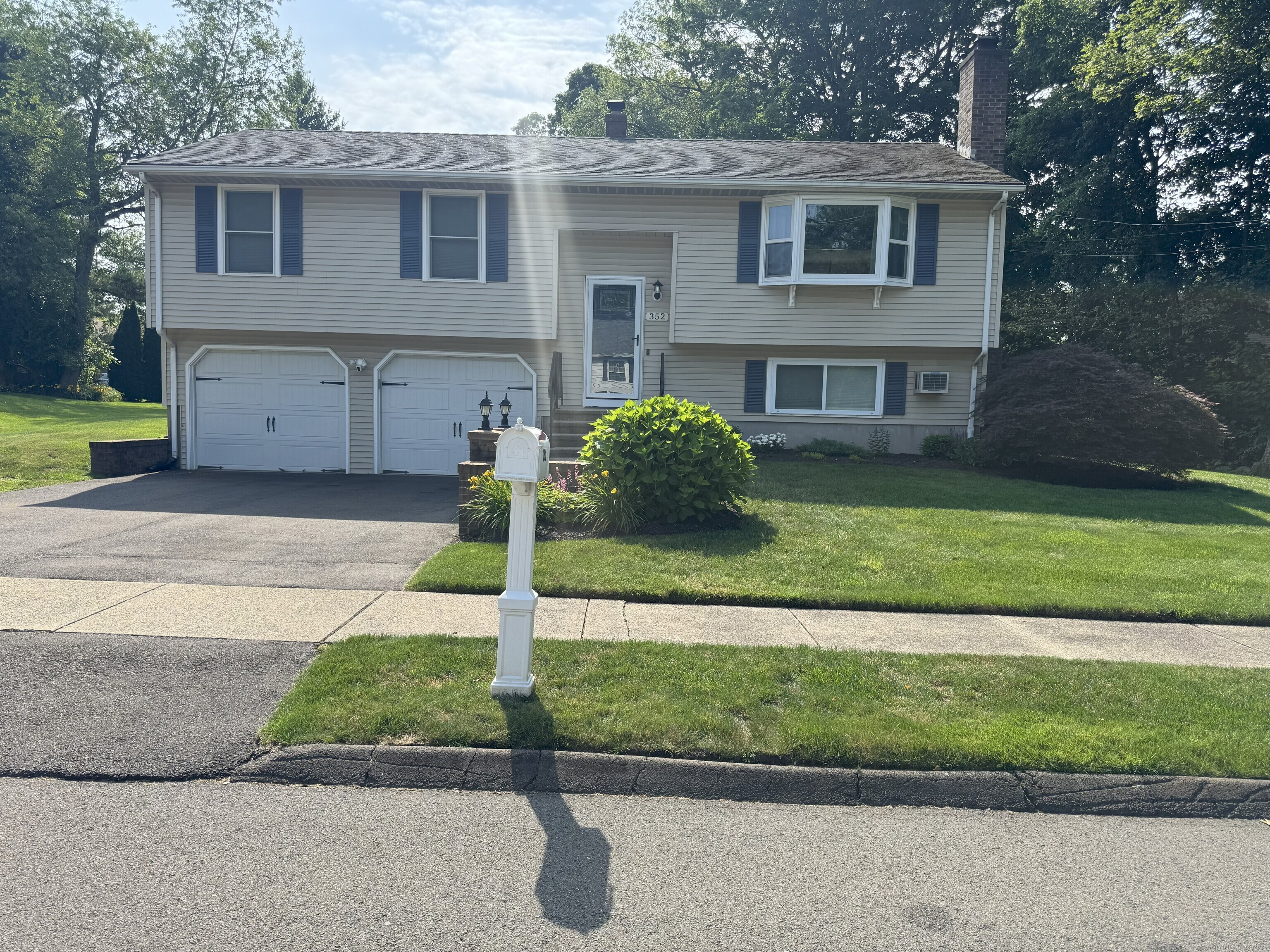 352 Knob Hill Drive Hamden CT