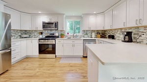 Homes for sale in Oxford, CT | 297 Loughlin Rd, Oxford, CT 06478 | MLS# 24107871