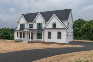 Homes for sale in East Lyme, CT | 5 Pumpkin Grv, East Lyme, CT 06333 | MLS# 24108358