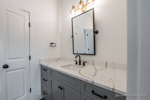 Homes for sale in East Lyme, CT | 5 Pumpkin Grv, East Lyme, CT 06333 | MLS# 24108358